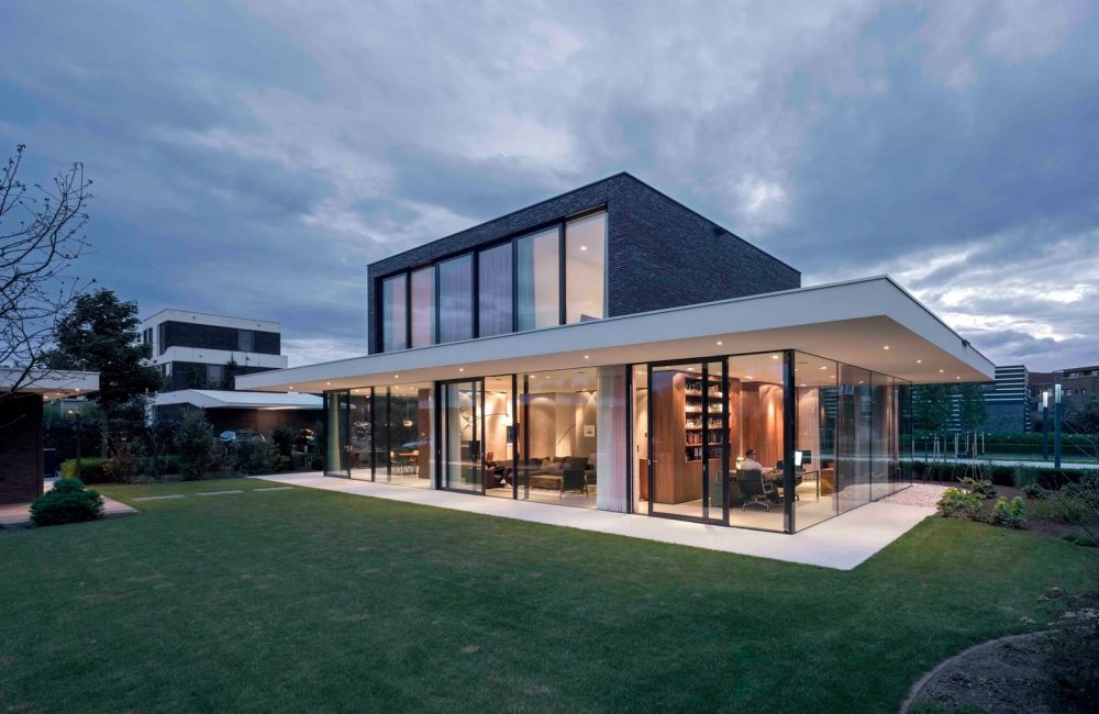 imgi_8_02_-_Powerhouse_Company_-_Villa_CG_-_View_from_garden_evening_-_photo_by_Ossip_van_Duivenbode_copy