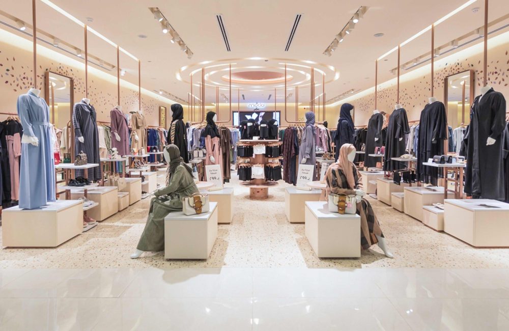 moda-by-nayomi-aziz-mall-jeddah-saudi-arabia-architectural-lighting-design-stylish-contemporary-retail-store-studio-n-3840x2160